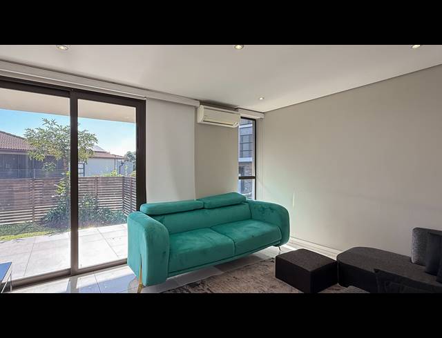 6 BEDROOM HOUSE FOR SALE IN IZINGA ESTATE